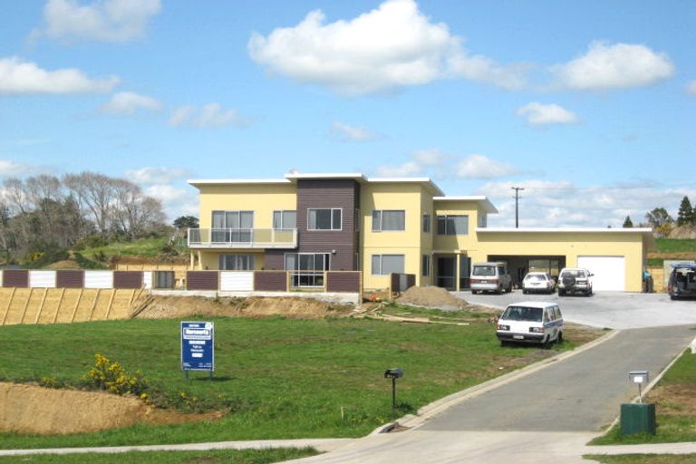 Photo of property in 30 Heta Road, Highlands Park, New Plymouth, 4312