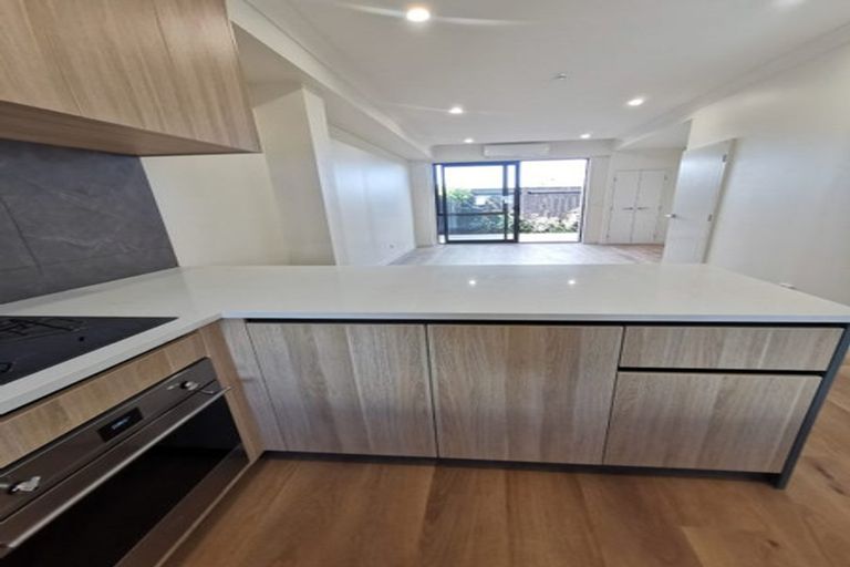 Photo of property in 41 Parkwood Avenue, Westgate, Auckland, 0614