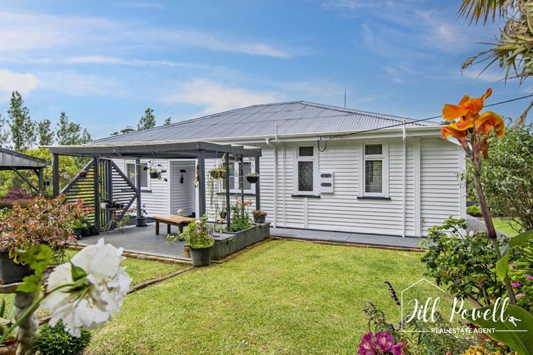 Photo of property in 37 Pahi Road, Paparoa, 0571
