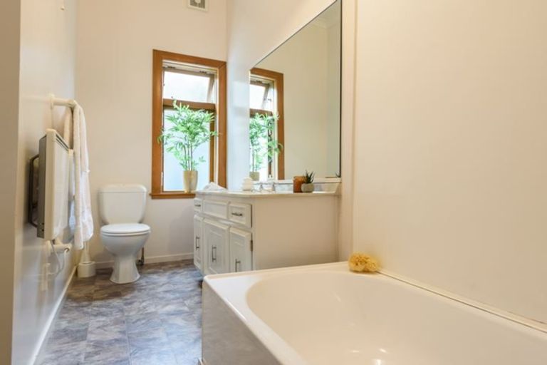 Photo of property in 11 Devon Street, Aro Valley, Wellington, 6021