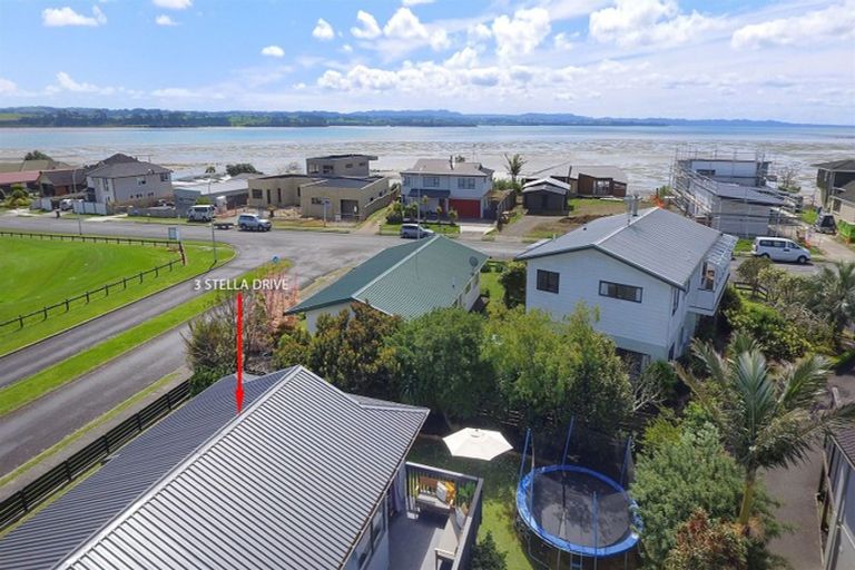 Photo of property in 3 Stella Drive, Clarks Beach, 2122