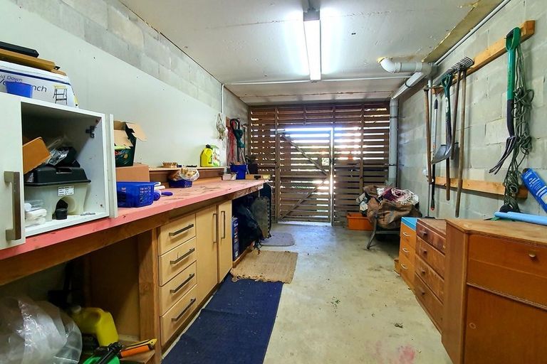 Photo of property in 11 Thomson Street, Green Island, Dunedin, 9018