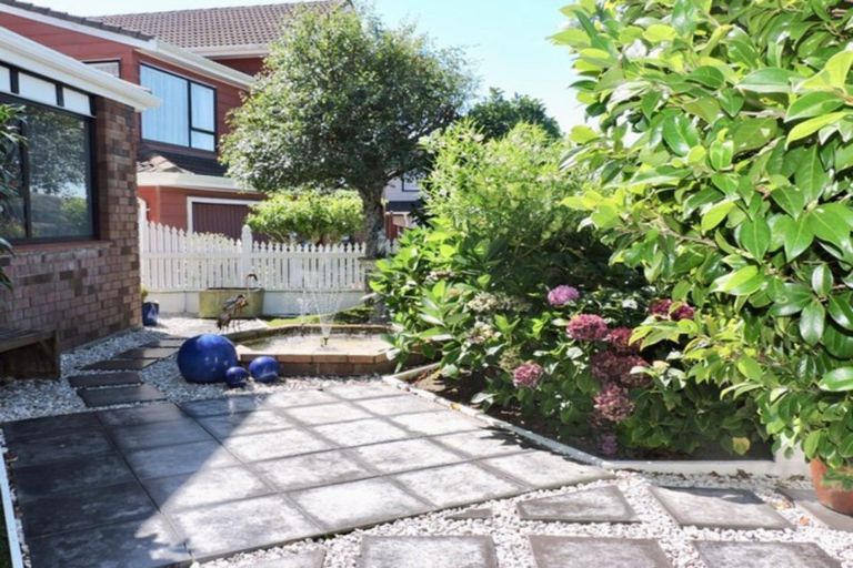 Photo of property in 12 Ordley Grove, Tawa, Wellington, 5028