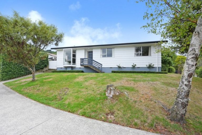 Photo of property in 166 California Drive, Totara Park, Upper Hutt, 5018