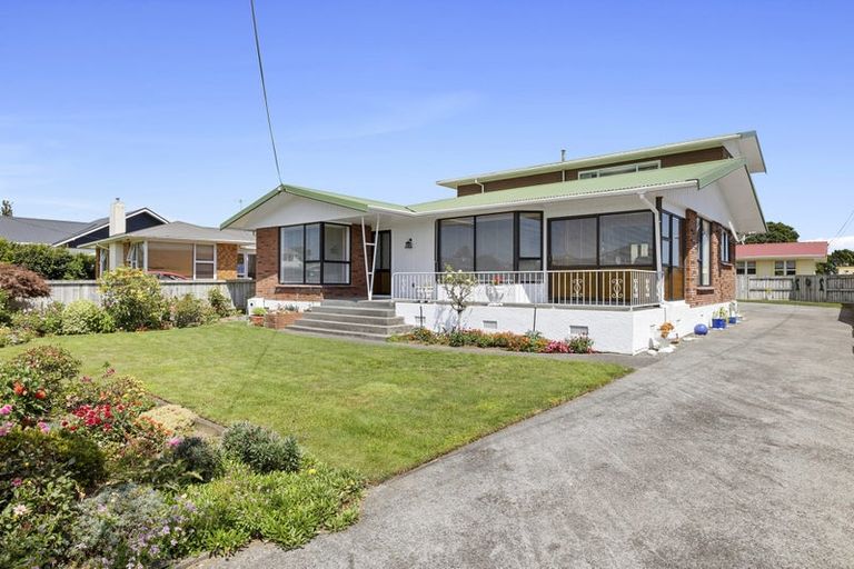 Photo of property in 230 Mangorei Road, Merrilands, New Plymouth, 4312