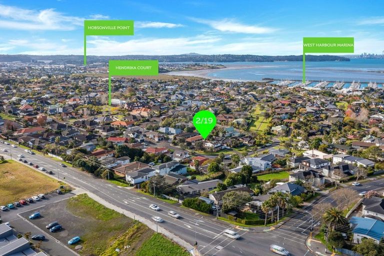Photo of property in 2/19 Sailfish Drive, West Harbour, Auckland, 0618