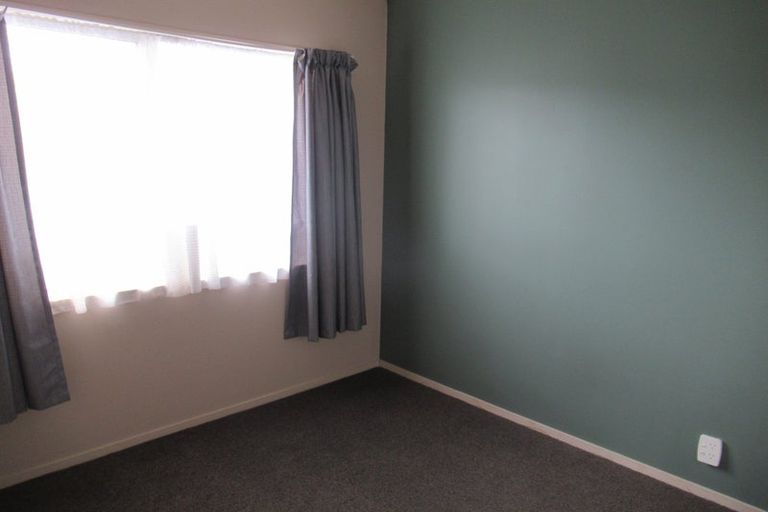 Photo of property in 32a Aniseed Grove, Timberlea, Upper Hutt, 5018