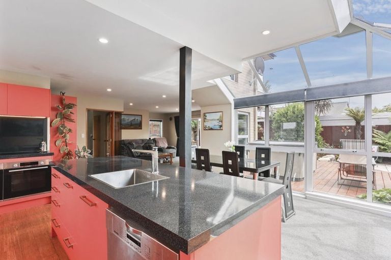 Photo of property in 1/122 Harewood Road, Papanui, Christchurch, 8053