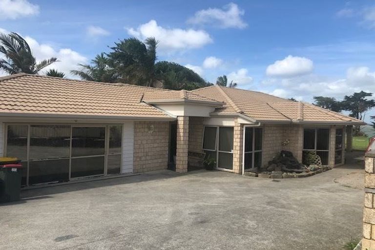 Photo of property in 27 Nicholas Gibbons Drive, Clendon Park, Auckland, 2103