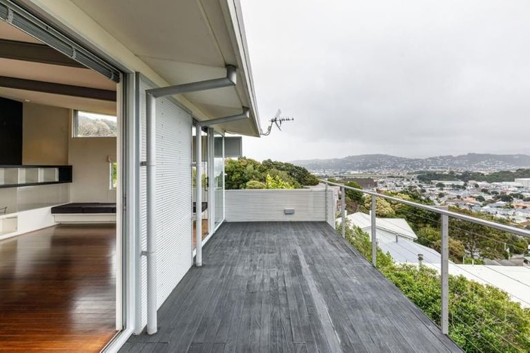 Photo of property in 124 Townsend Road, Miramar, Wellington, 6022