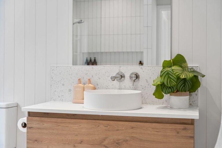 Photo of property in 50 Huia Street, Waikanae, 5036