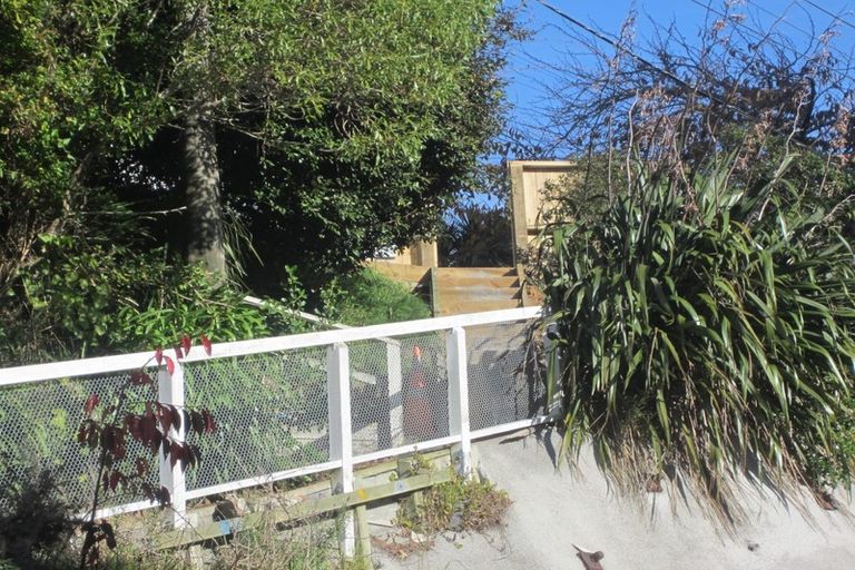 Photo of property in 2/139 Wadestown Road, Wadestown, Wellington, 6012