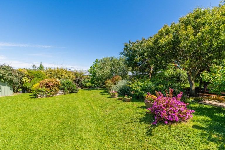 Photo of property in 11 Tauhou Place, Waikanae, 5036