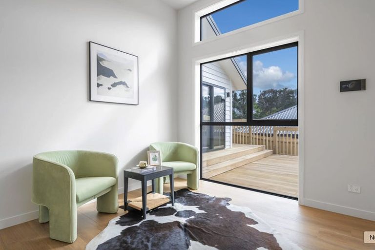 Photo of property in 17 Awanui Road, Red Beach, 0932