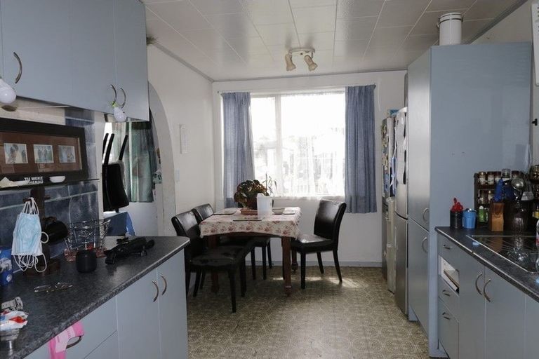 Photo of property in 25 Cross Street, Castlecliff, Whanganui, 4501