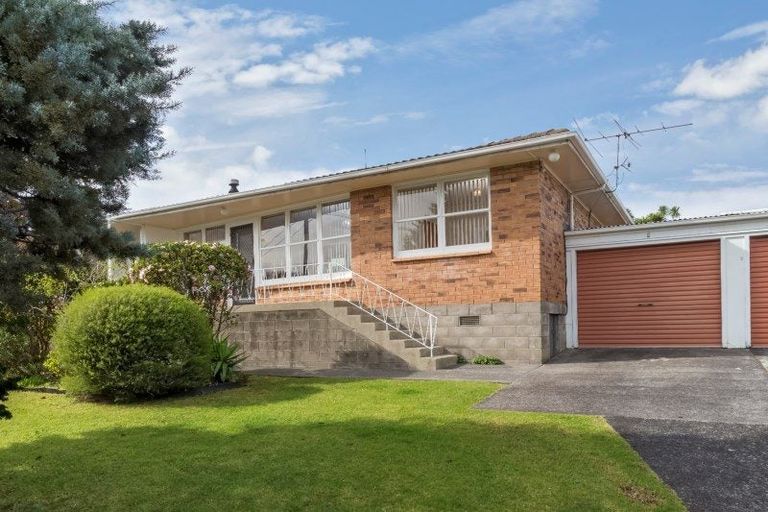 Photo of property in 3/77 Royal View Road, Te Atatu South, Auckland, 0610