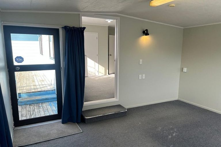 Photo of property in 12 Edwin Freeman Place, Ranui, Auckland, 0612