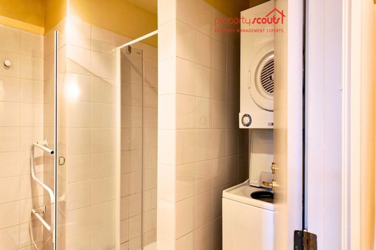 Photo of property in Kelvin House, 5c/16 The Terrace, Wellington Central, Wellington, 6011