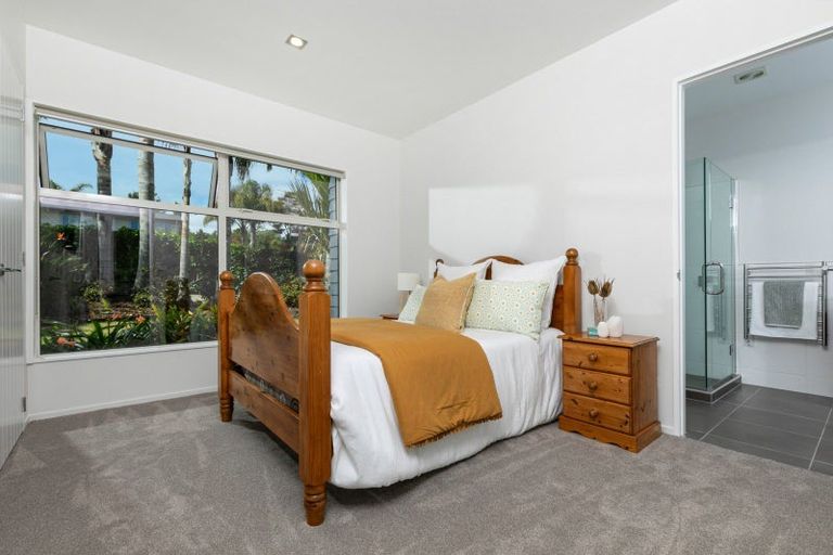 Photo of property in 17a Churchouse Road, Greenhithe, Auckland, 0632