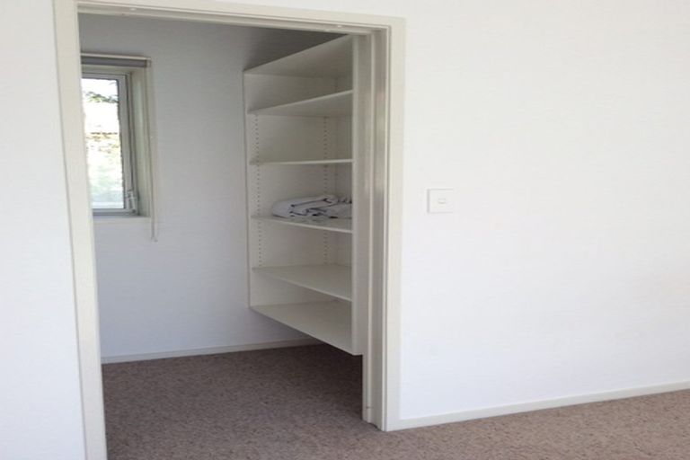 Photo of property in 1/10 School Road, Te Atatu South, Auckland, 0610