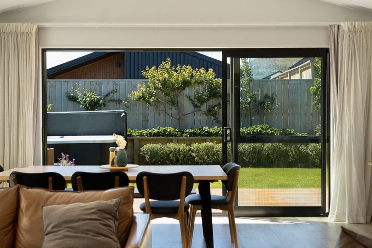 Photo of property in 16 Crop Street, Jacks Point, 9371