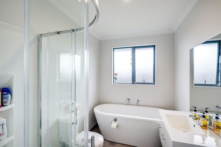 Photo of property in 18 Pelorus Avenue, Poraiti, Napier, 4112