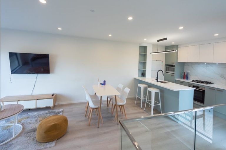 Photo of property in 5/236 Albany Highway, Schnapper Rock, Auckland, 0632