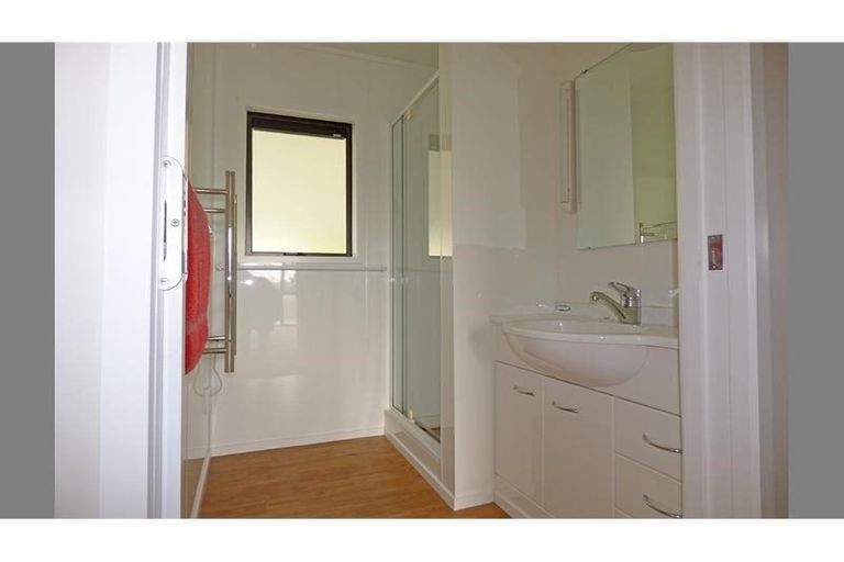 Photo of property in 24 Alton Avenue, Hillcrest, Auckland, 0627