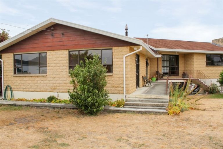 Photo of property in 12 Ferguson Street, Kurow, 9435