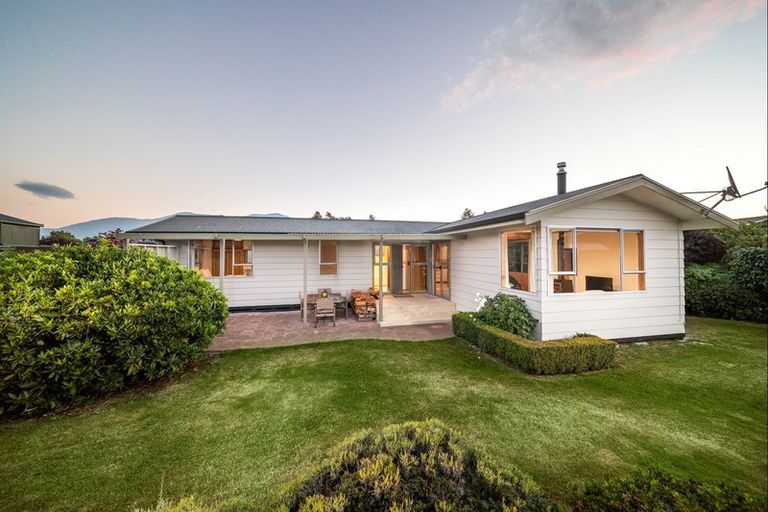 Photo of property in 11 Argyle Place, Arrowtown, 9302