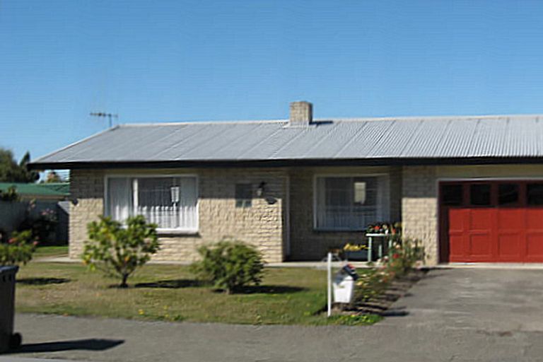 Photo of property in 15 Rhodes Street, Waimate, 7924