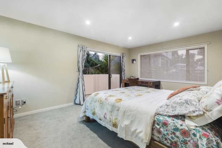 Photo of property in 14g Baulcomb Parade, Windsor Park, Auckland, 0632