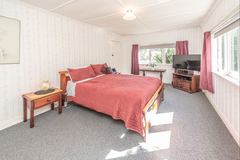 Photo of property in 42 Gloag Street, Waverley, 4510