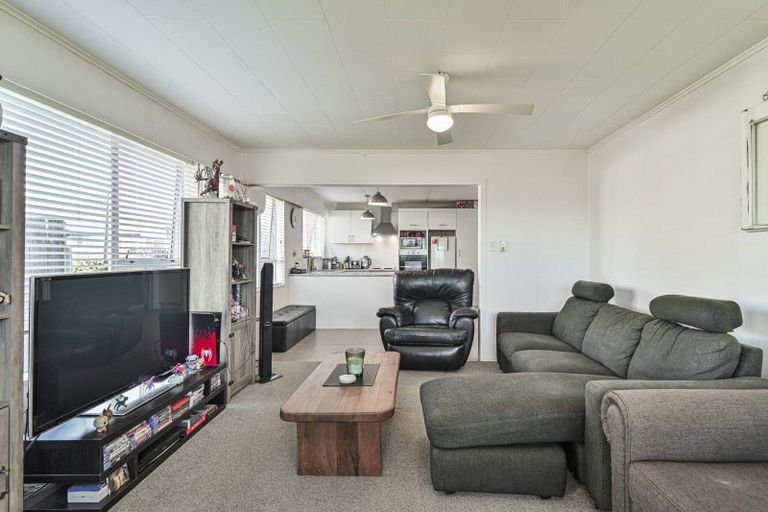 Photo of property in 1/410 Avenue Road West, Hastings, 4122