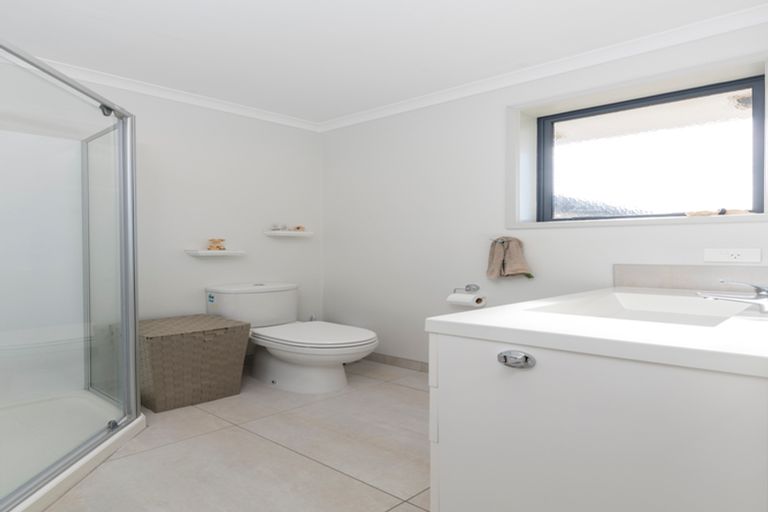 Photo of property in 13 Mcgowan Rise, Tuakau, 2121