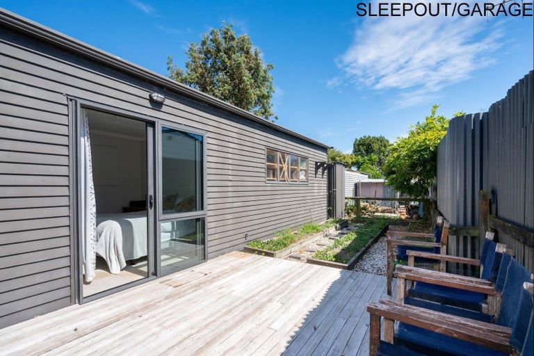 Photo of property in 9 Redwood Place, Te Awanga, 4102