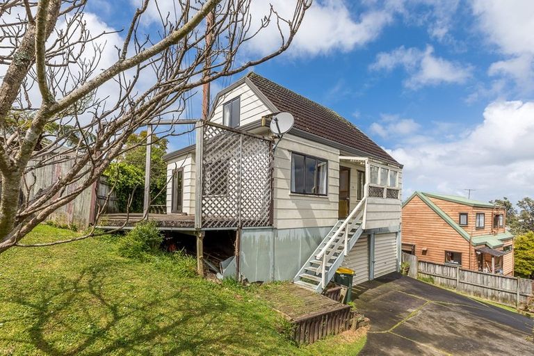 Photo of property in 2/24 Thalia Place, Totara Vale, Auckland, 0629