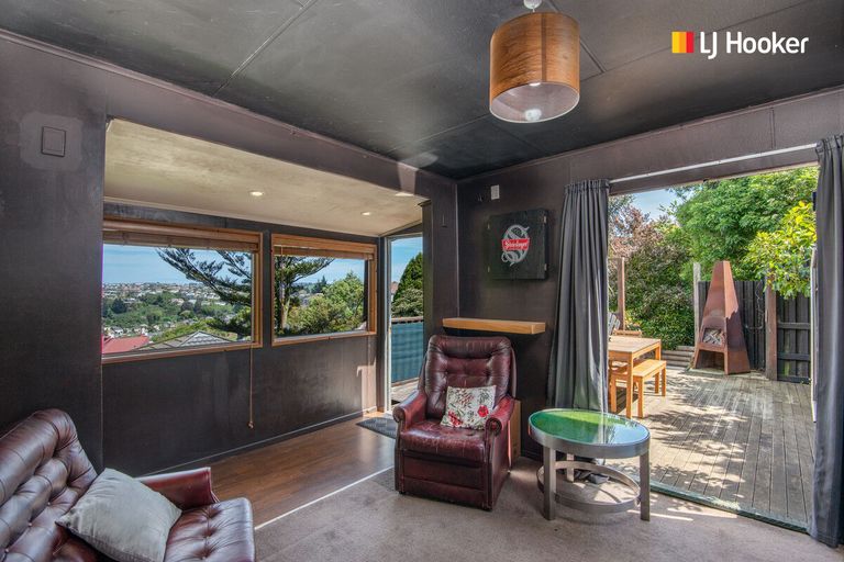 Photo of property in 112 Oakwood Avenue, Balaclava, Dunedin, 9011