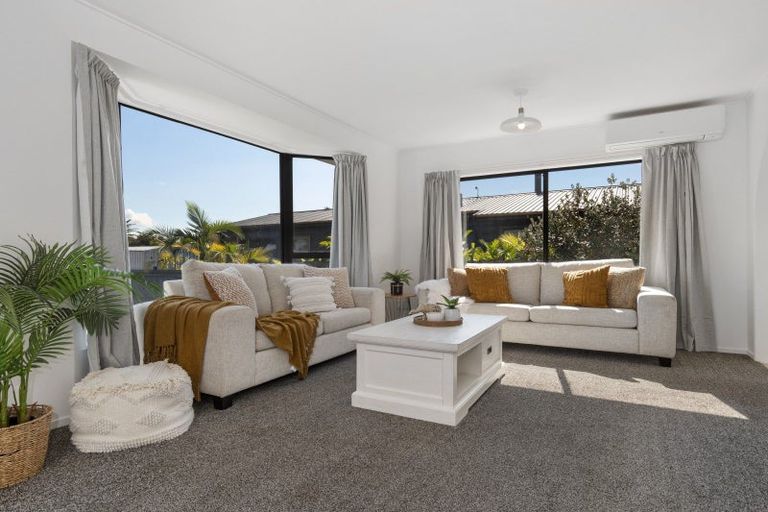 Photo of property in 228 Gravatt Road, Papamoa Beach, Papamoa, 3118