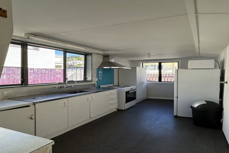 Photo of property in 96 Derwent Street, Island Bay, Wellington, 6023