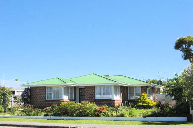 Photo of property in 6 Geddis Street, Rangiora, 7400