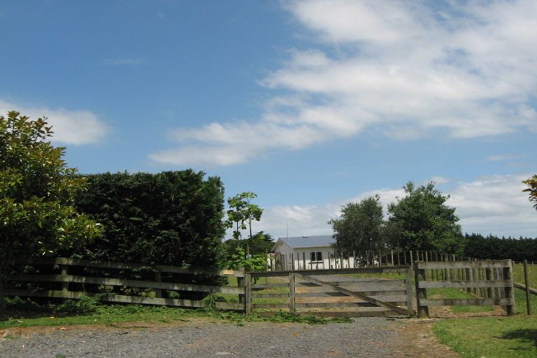 Photo of property in 18 Brian Wood Lane, Karaka, Papakura, 2580