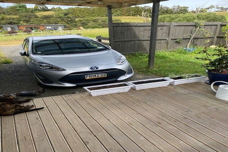 Photo of property in 12e Arrowsmith Road, Waitakere, Auckland, 0782