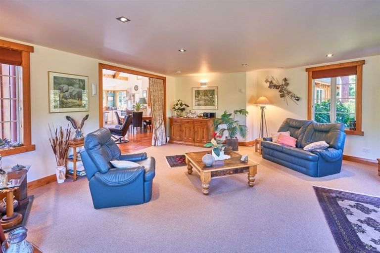 Photo of property in 355 Turitea Road, Turitea, Palmerston North, 4472