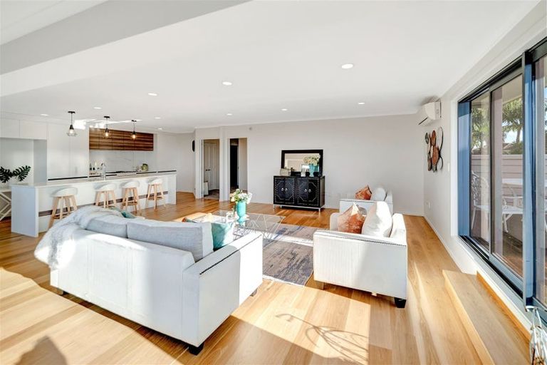 Photo of property in 41 Aberdeen Road, Castor Bay, Auckland, 0620