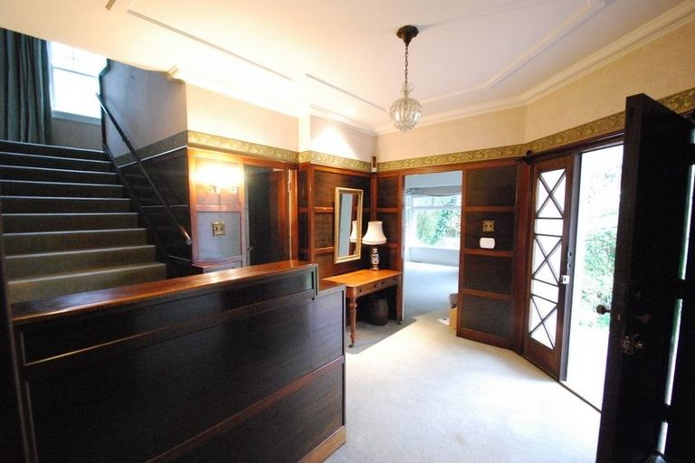 Photo of property in 19 Fitzherbert Terrace, Thorndon, Wellington, 6011