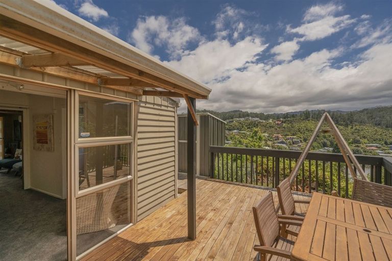 Photo of property in 2 Ridge Road, Tairua, 3508