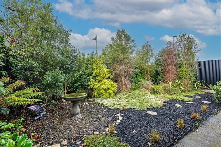 Photo of property in 44 Holland Crescent, Bulls, 4818