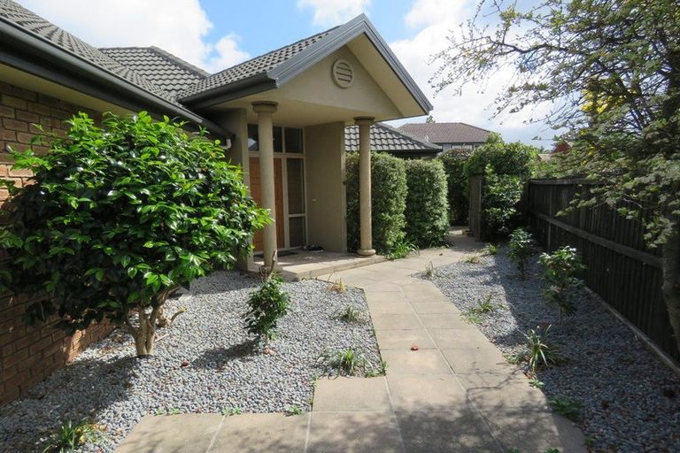 Photo of property in 23 Huntingdon Place, Avonhead, Christchurch, 8042