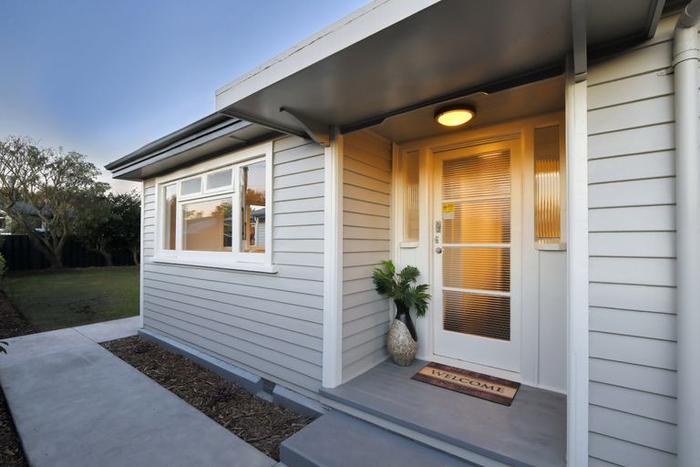 Photo of property in 70 Barrington Street, Somerfield, Christchurch, 8024